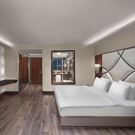 Doubletree By Hilton Istanbul Gayrettepe Hotell Exteriör bild